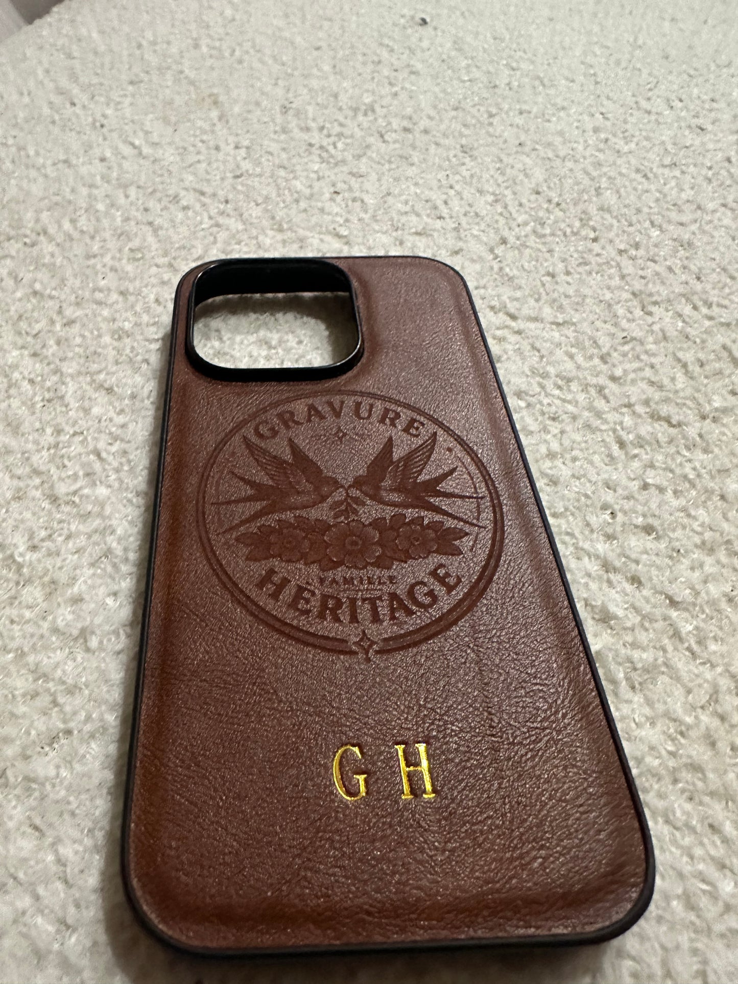 Coque en cuir personnalisée – Gravure laser sur mesure
